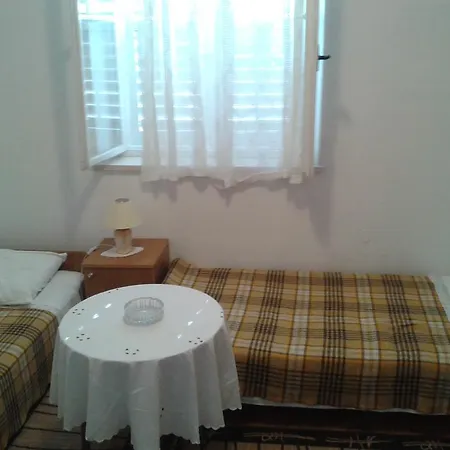 Vera 杜布罗夫尼克