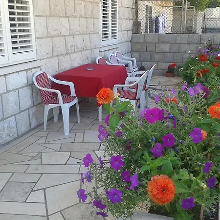 Vera Apartment
